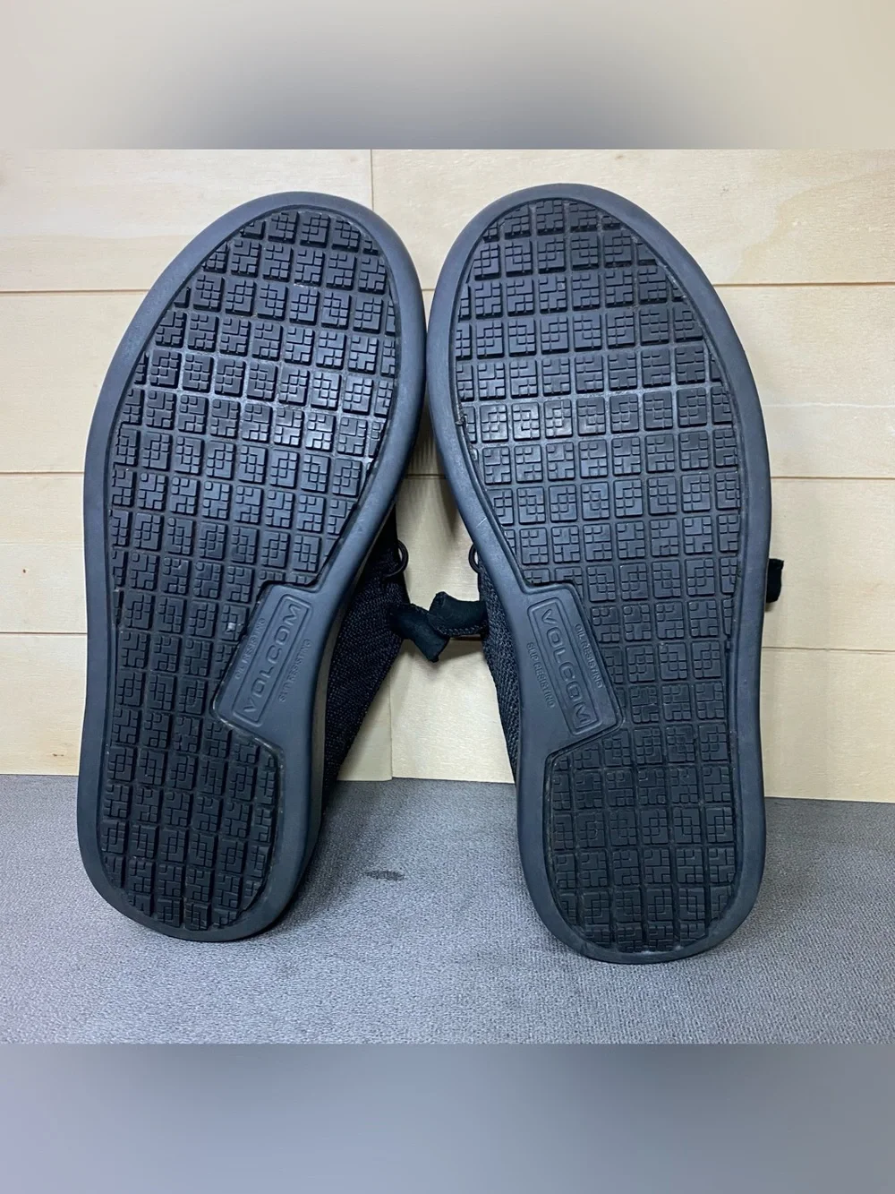 Volcom Chill Slip Resistant Loafers Black Women's Size 6 Shoes W Slip-Ons